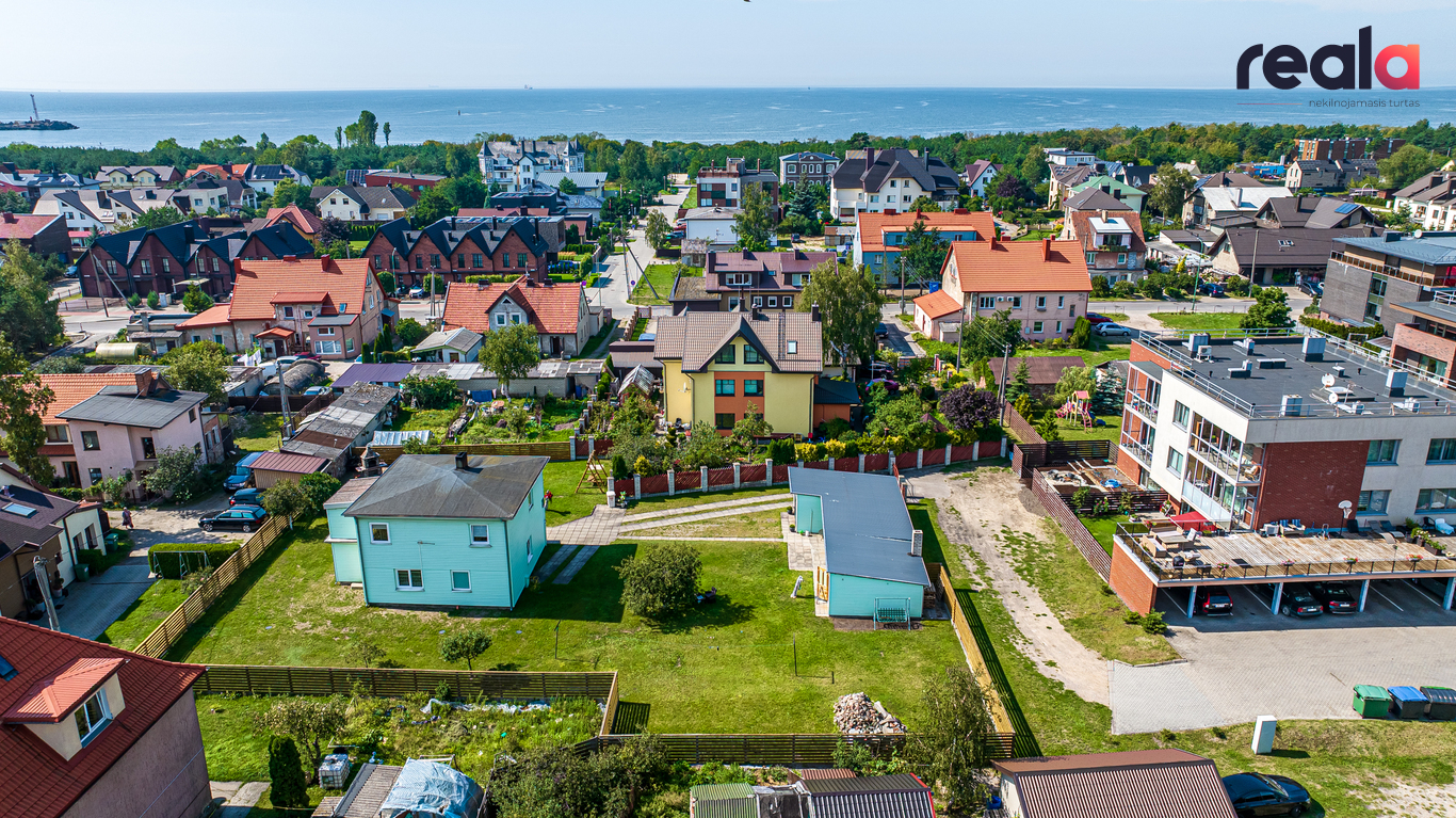 NAUJA KAINA! Parduodamas 0,18 ha namų valdos sklypas Baltijos jūros pakrantėje.