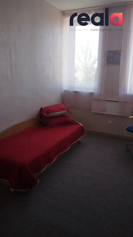 Nuomojamas 67 m2 butas (kambariais) Geologų g., Kirtimuose, Vilniuje (po ~11 m2/kamb. ir bendros patalpos)